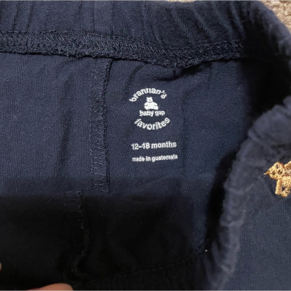 Set up two baby gap boys shorts (12-18m) - Picture 4 of 5